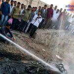 नांदेडमध्ये थरार! भररस्त्यात दुचाकीसह तरुणाने घेतला पेट; शरीरातून गूढ स्फोट झाल्याने खळबळ